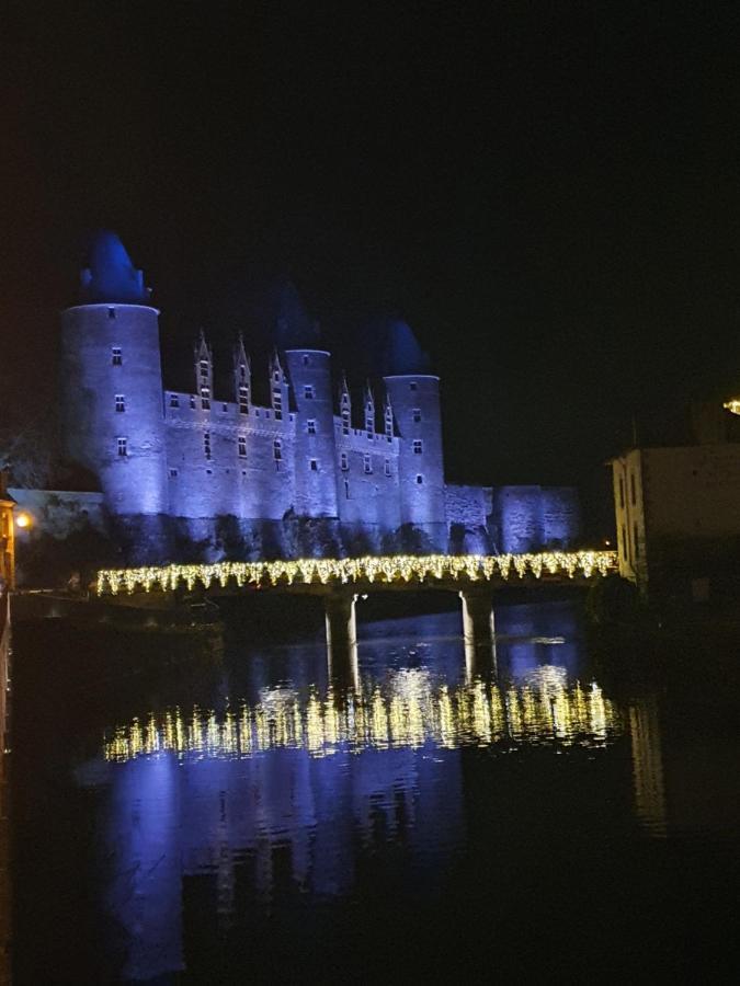 Aux Lits Du Canal Josselin Exteriér fotografie