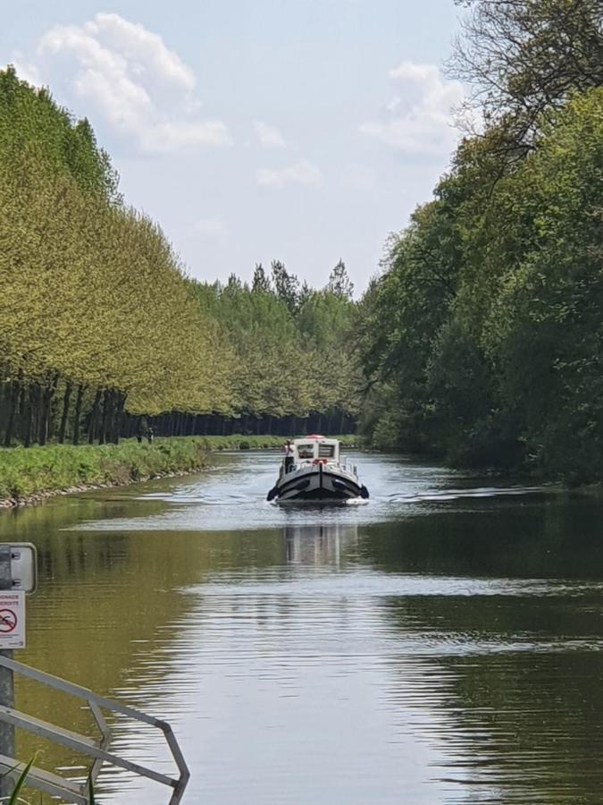 Aux Lits Du Canal Josselin Exteriér fotografie