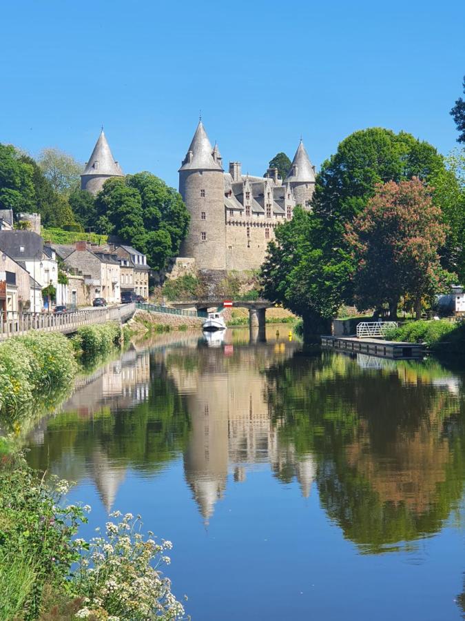 Aux Lits Du Canal Josselin Exteriér fotografie